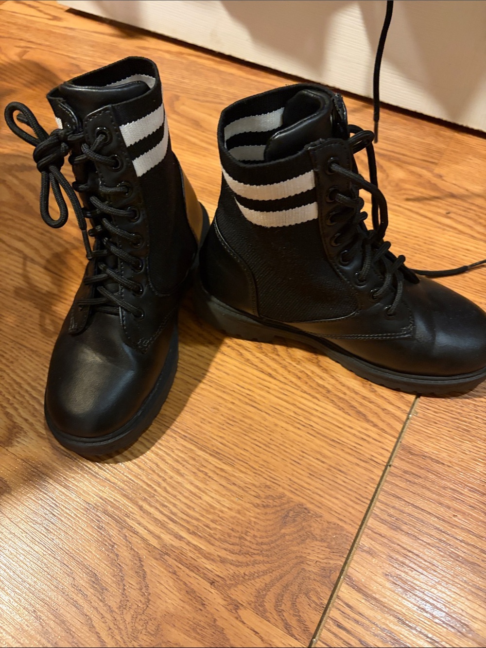 Hoo shoes Black Lace-Up Ankle Boots with White Striped Cuff